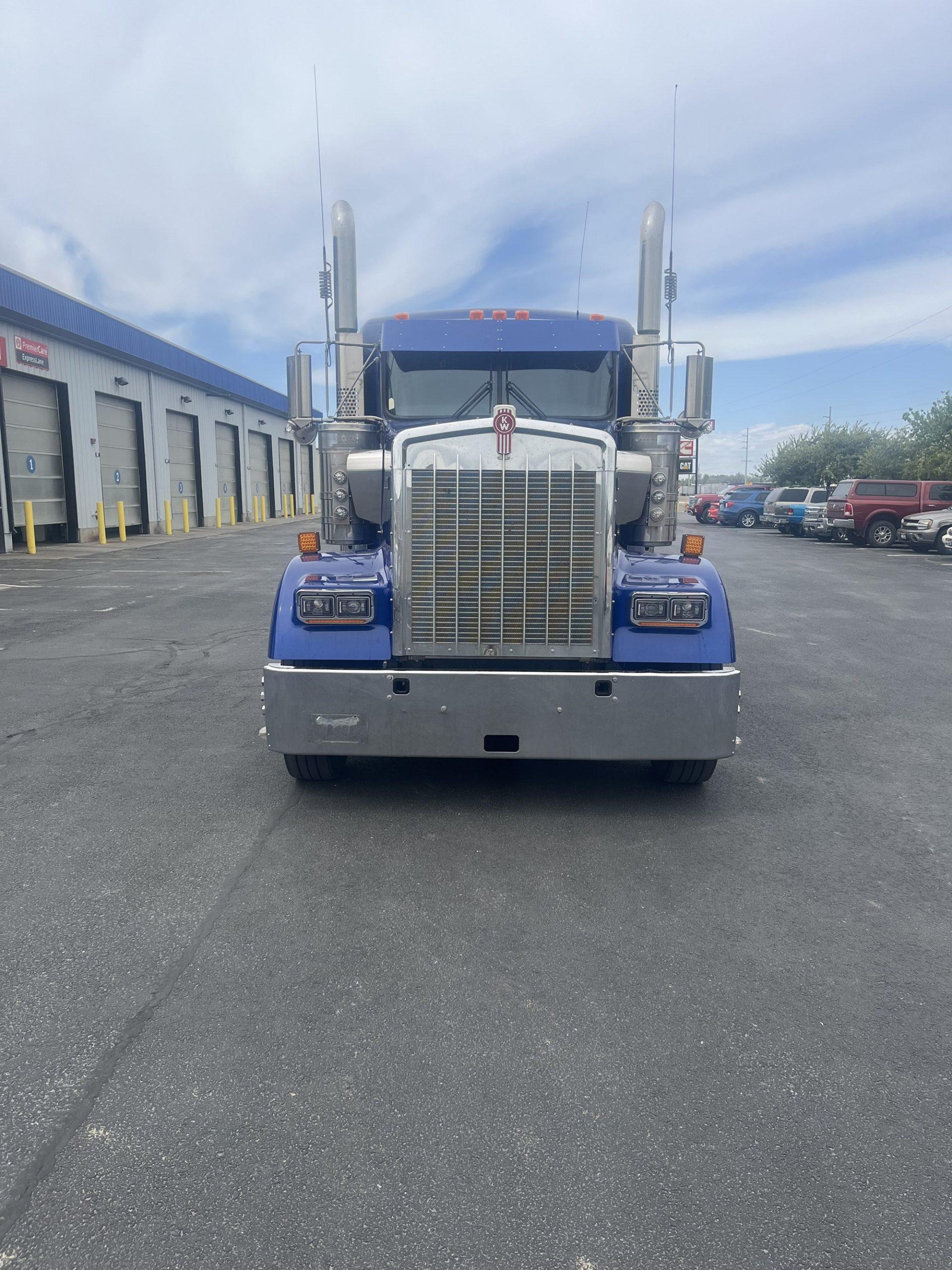 2022 Kenworth W900 in Pocatello, ID, ID — photo 2