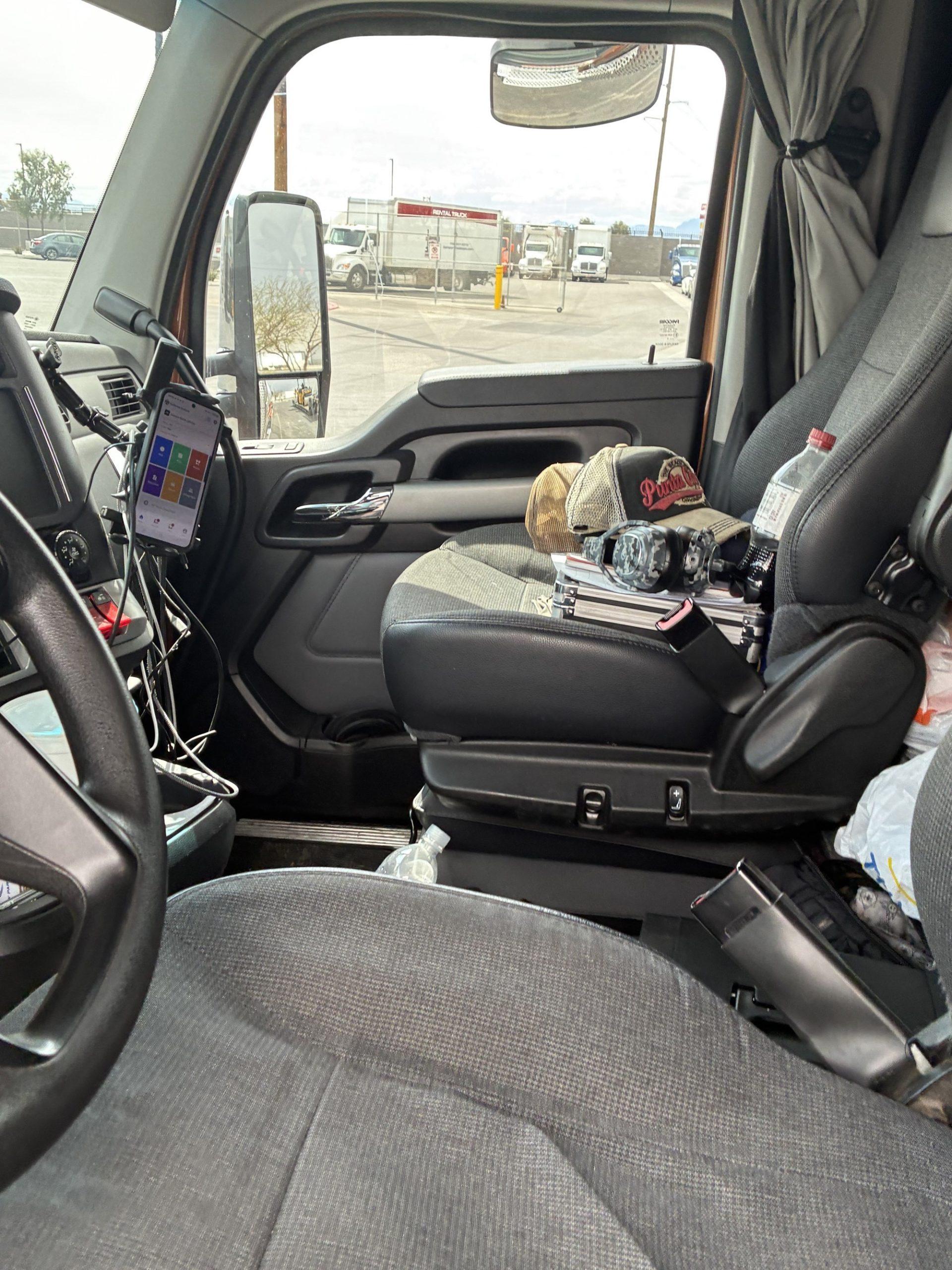 2023 Kenworth T880 in Las Vegas, NV, NV — photo 5