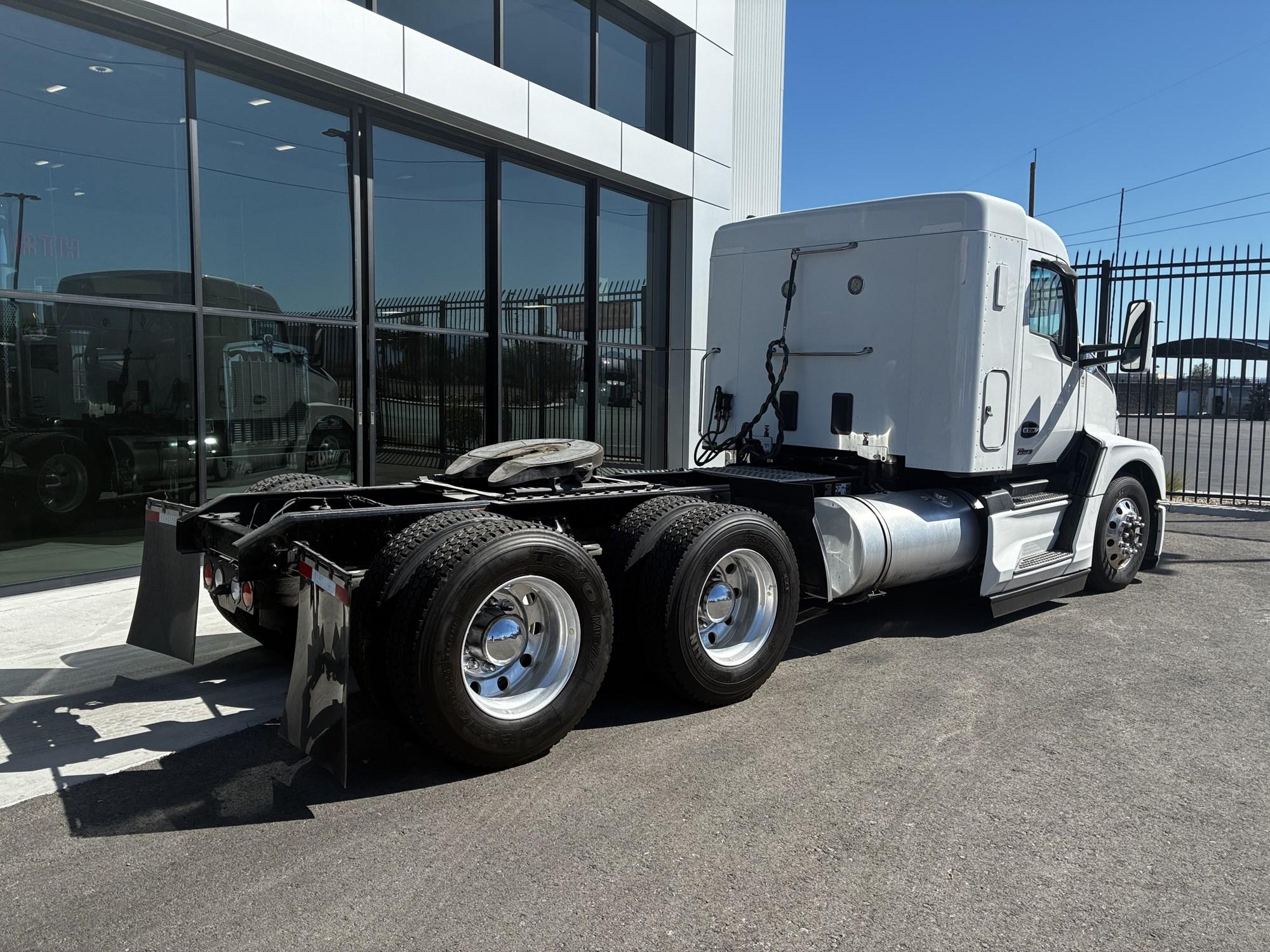 2023 Kenworth T680 in Las Vegas, NV, NV — photo 3