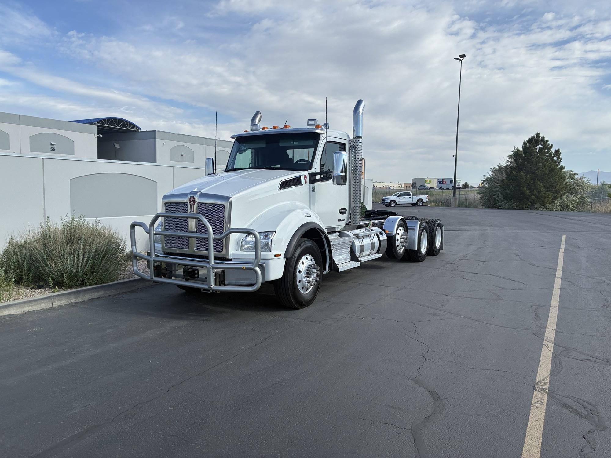 2023 Kenworth T880 in Salt Lake, UT, UT — photo 2