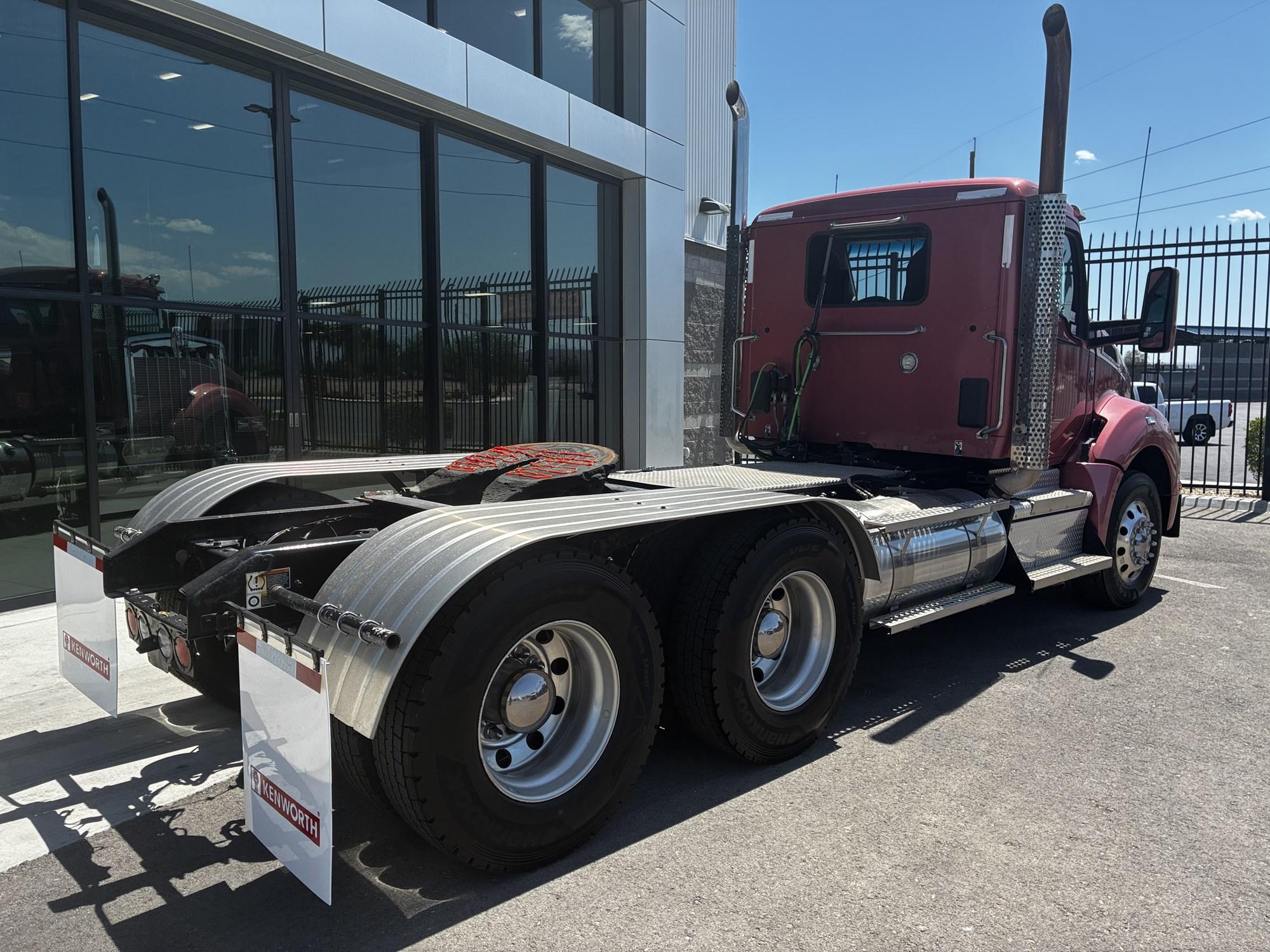 2024 Kenworth T880 in Las Vegas, NV, NV — photo 2