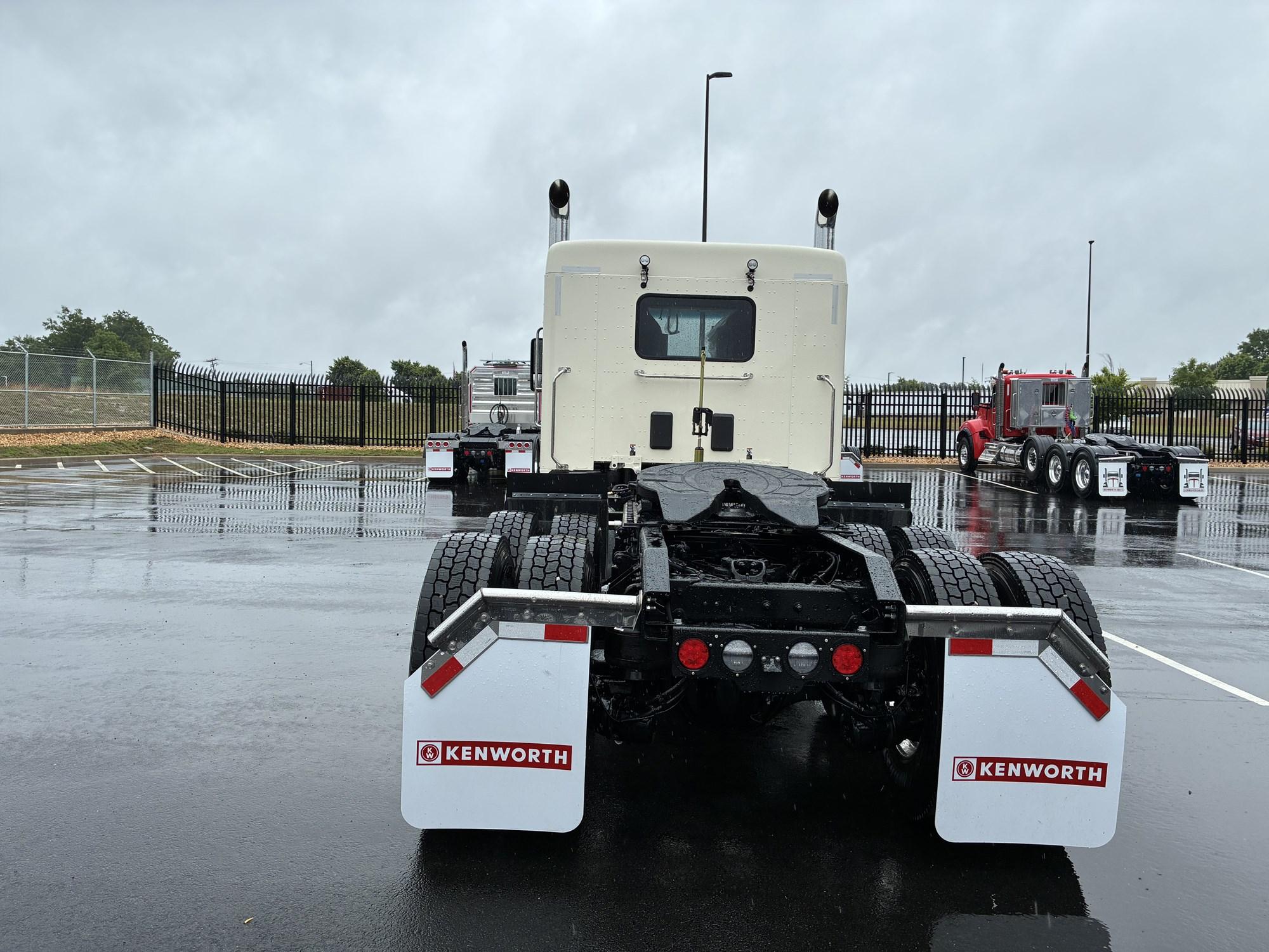 2027 Kenworth T880 in ASHLAND, VA, VA — photo 3