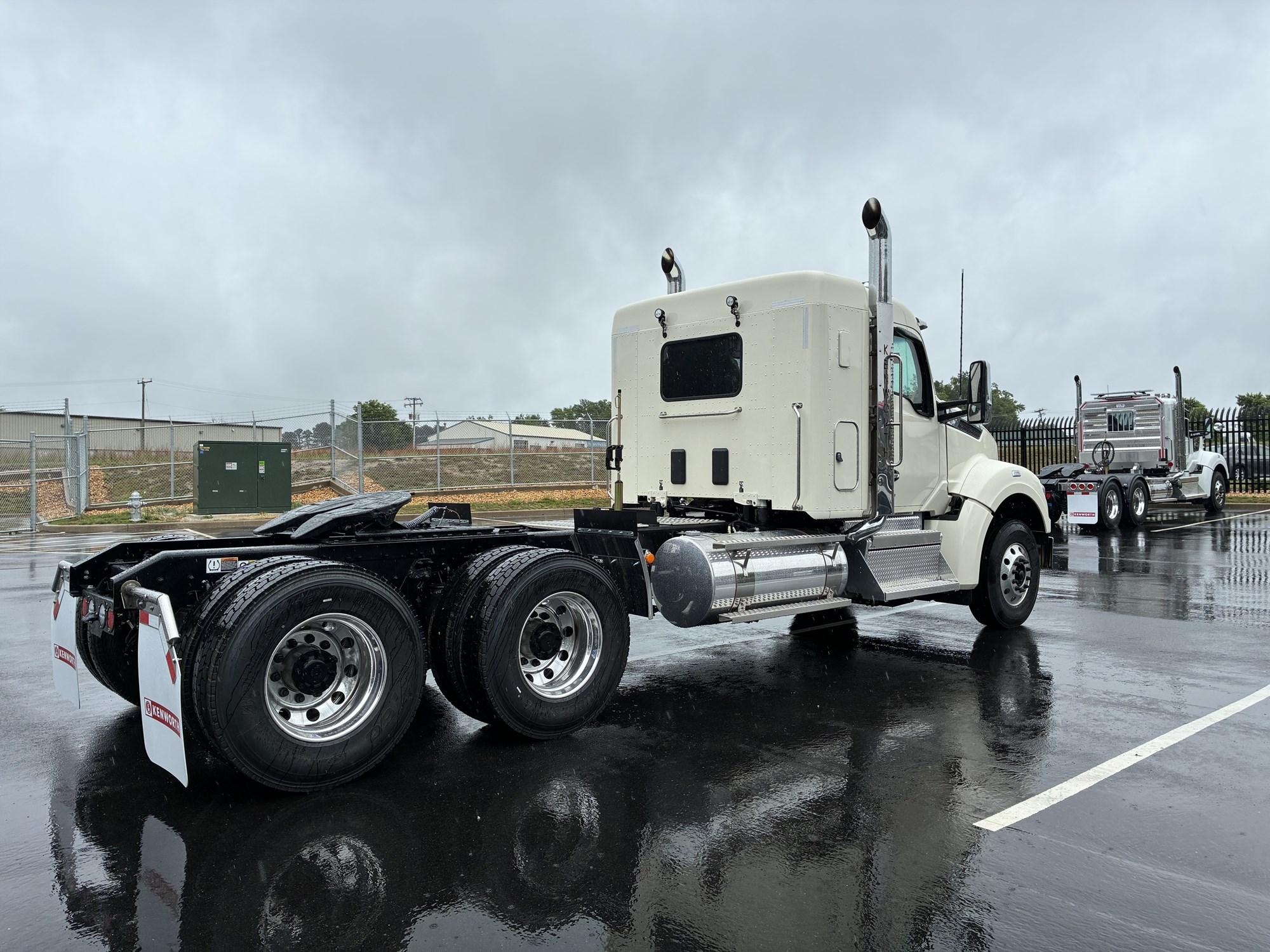 2027 Kenworth T880 in ASHLAND, VA, VA — photo 4