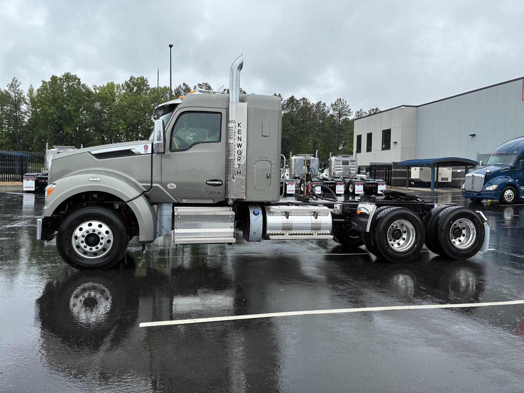 2027 Kenworth T880 in ASHLAND, VA, VA — photo 3