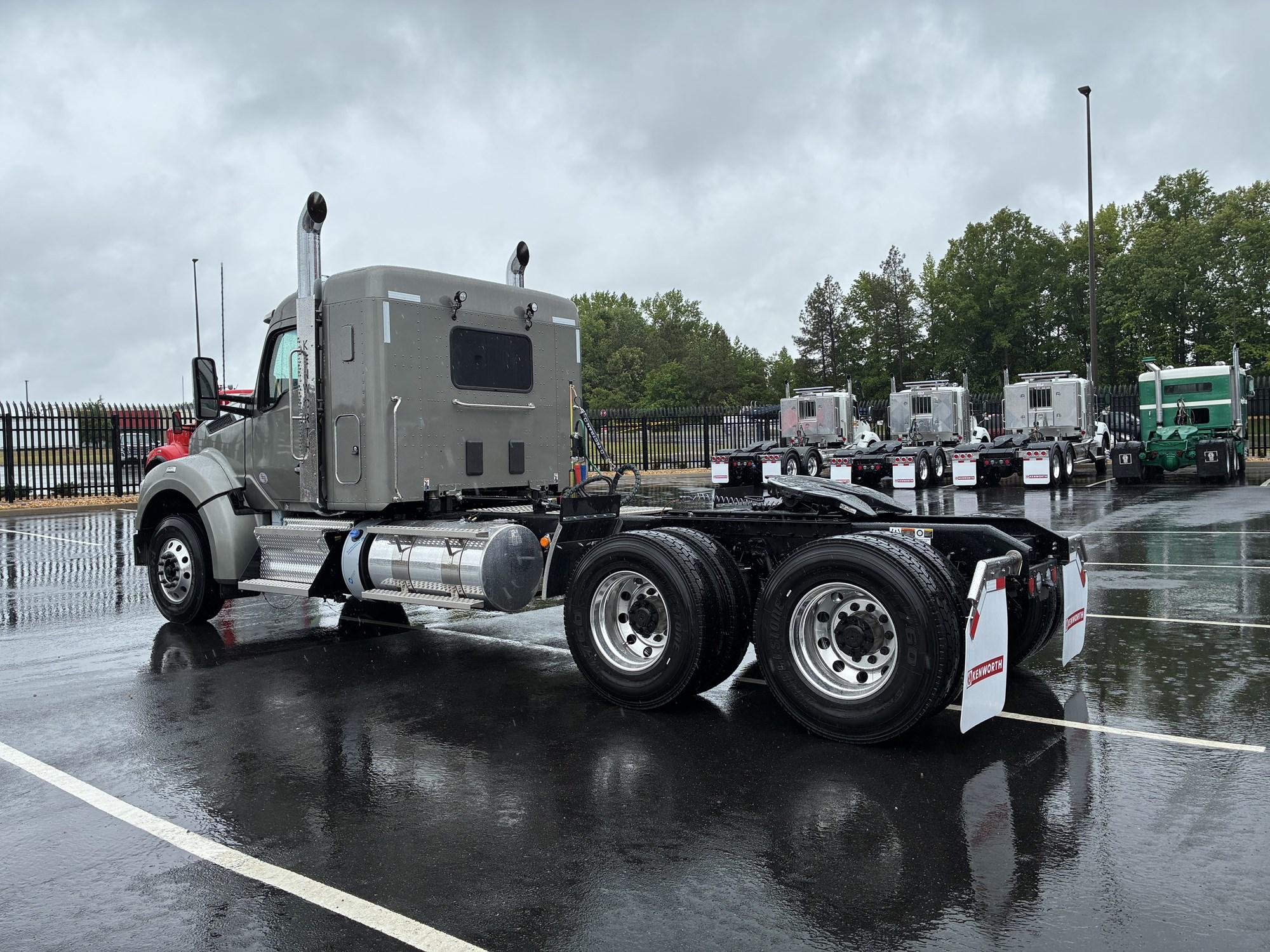 2027 Kenworth T880 in ASHLAND, VA, VA — photo 4