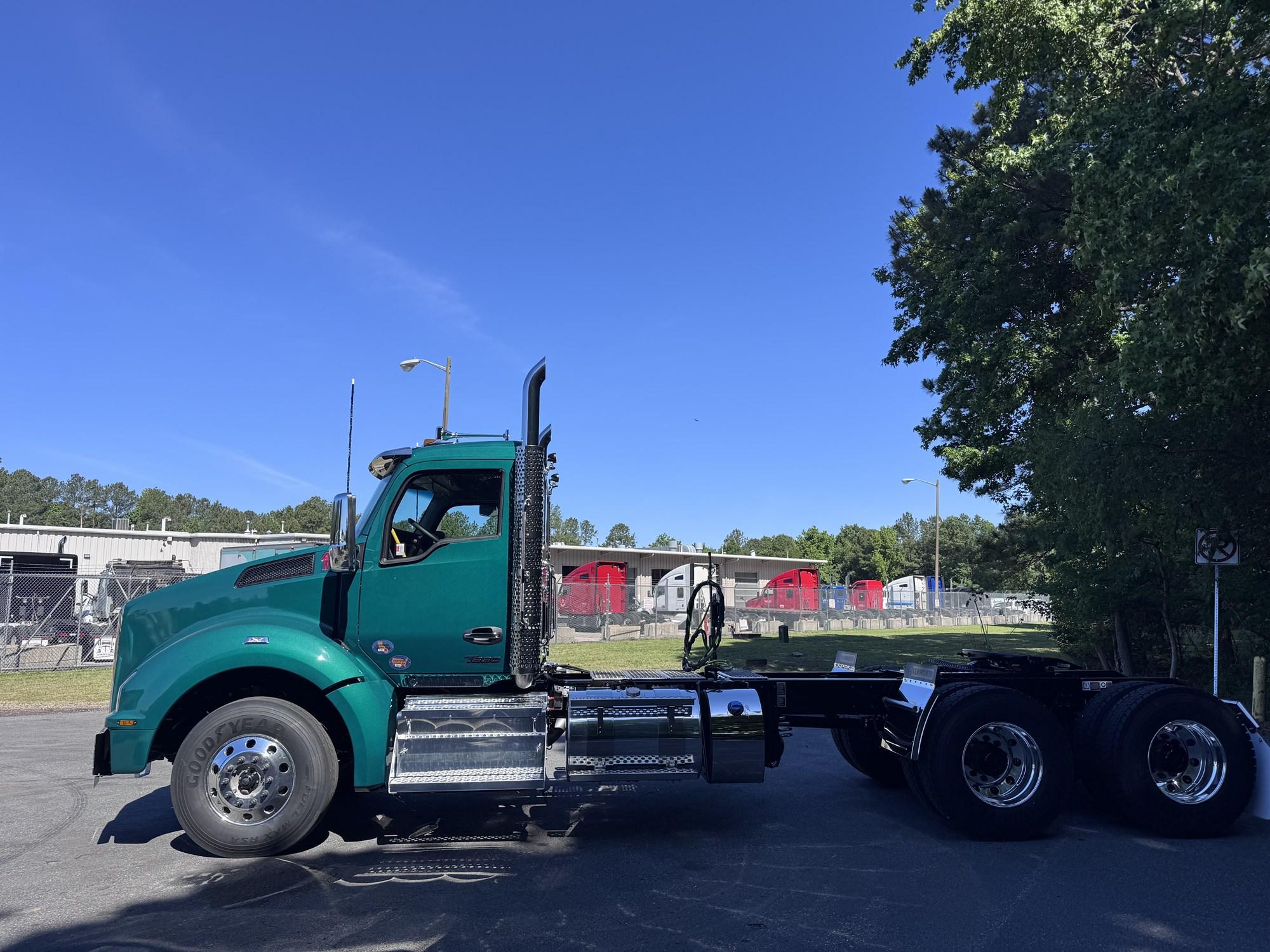2027 Kenworth T880 in Richmond, VA, VA — photo 2