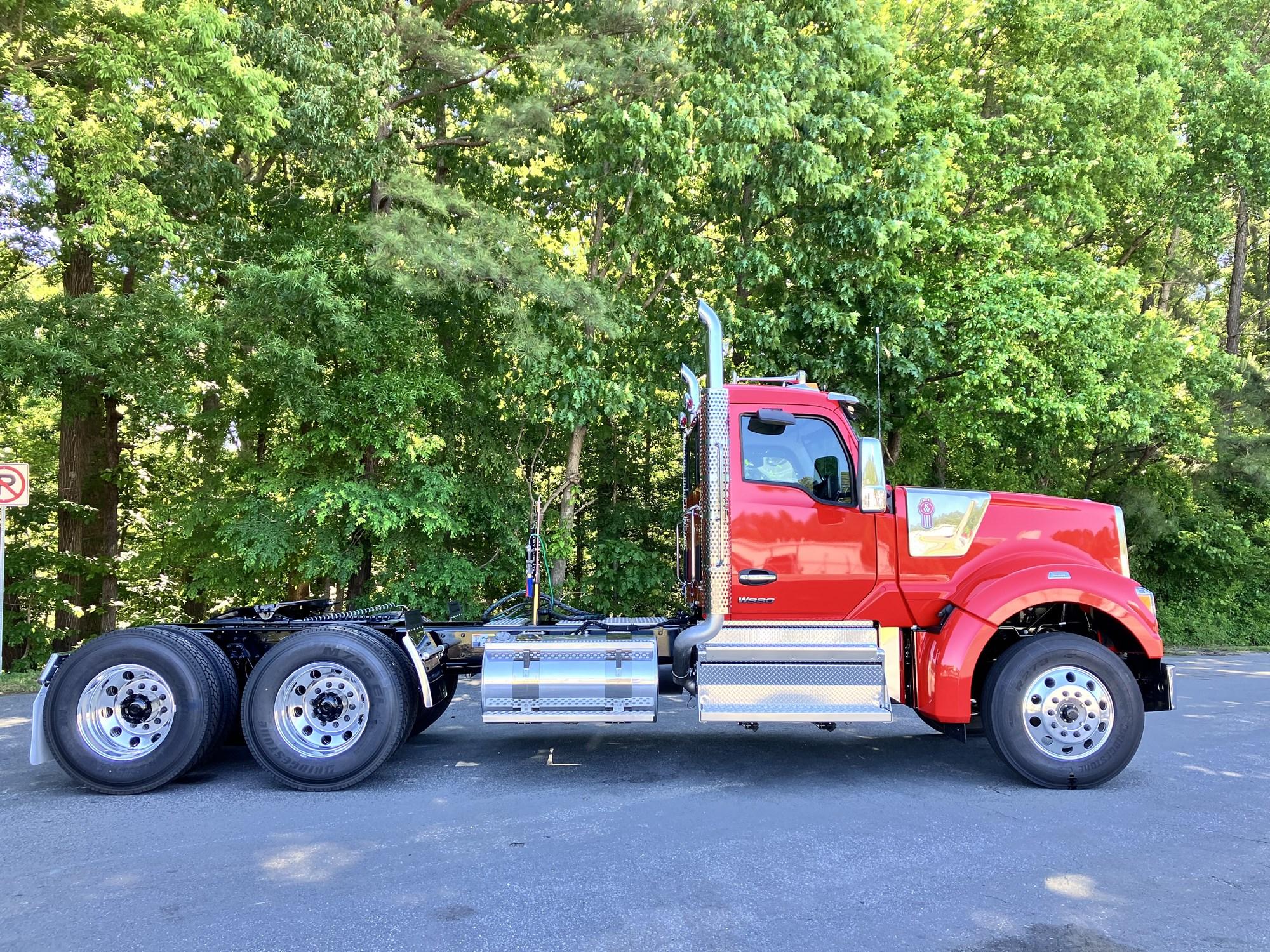 2027 Kenworth W990 in Richmond, VA, VA — photo 5