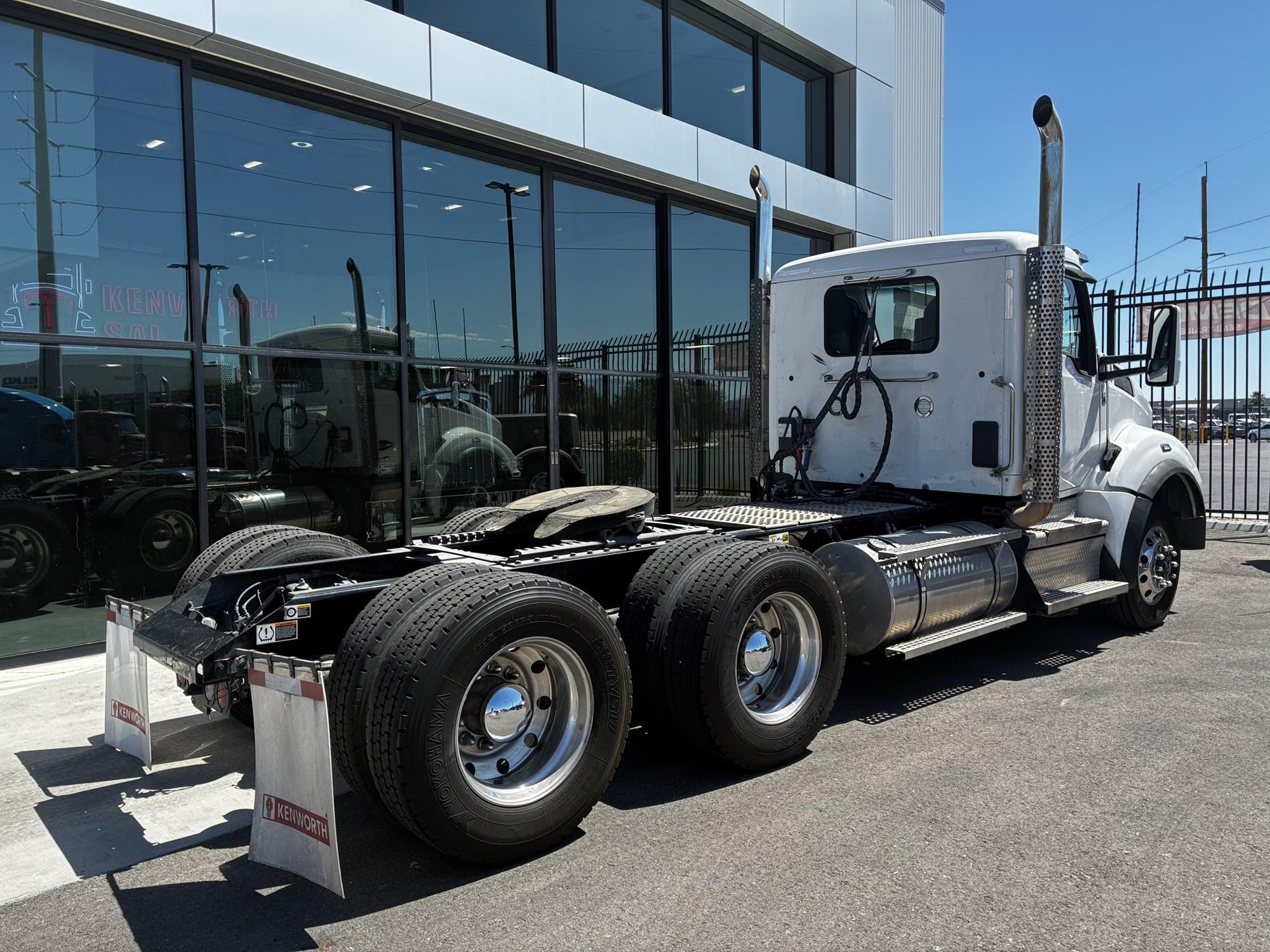 2023 Kenworth T880 in Las Vegas, NV, NV — photo 3