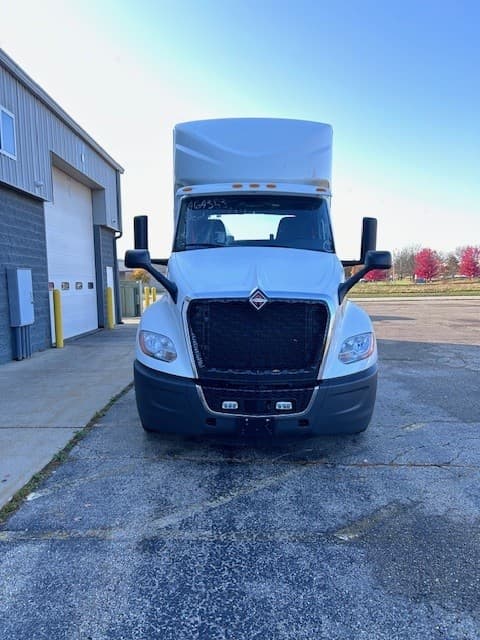 2025 International LT — photo 2