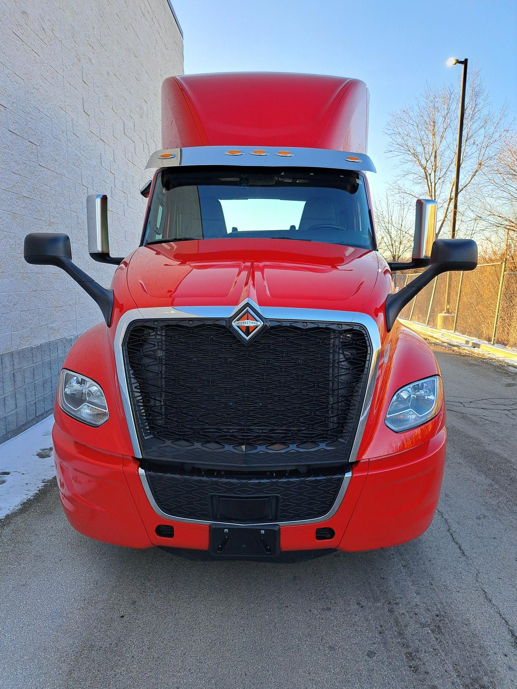 2024 International LT — photo 5
