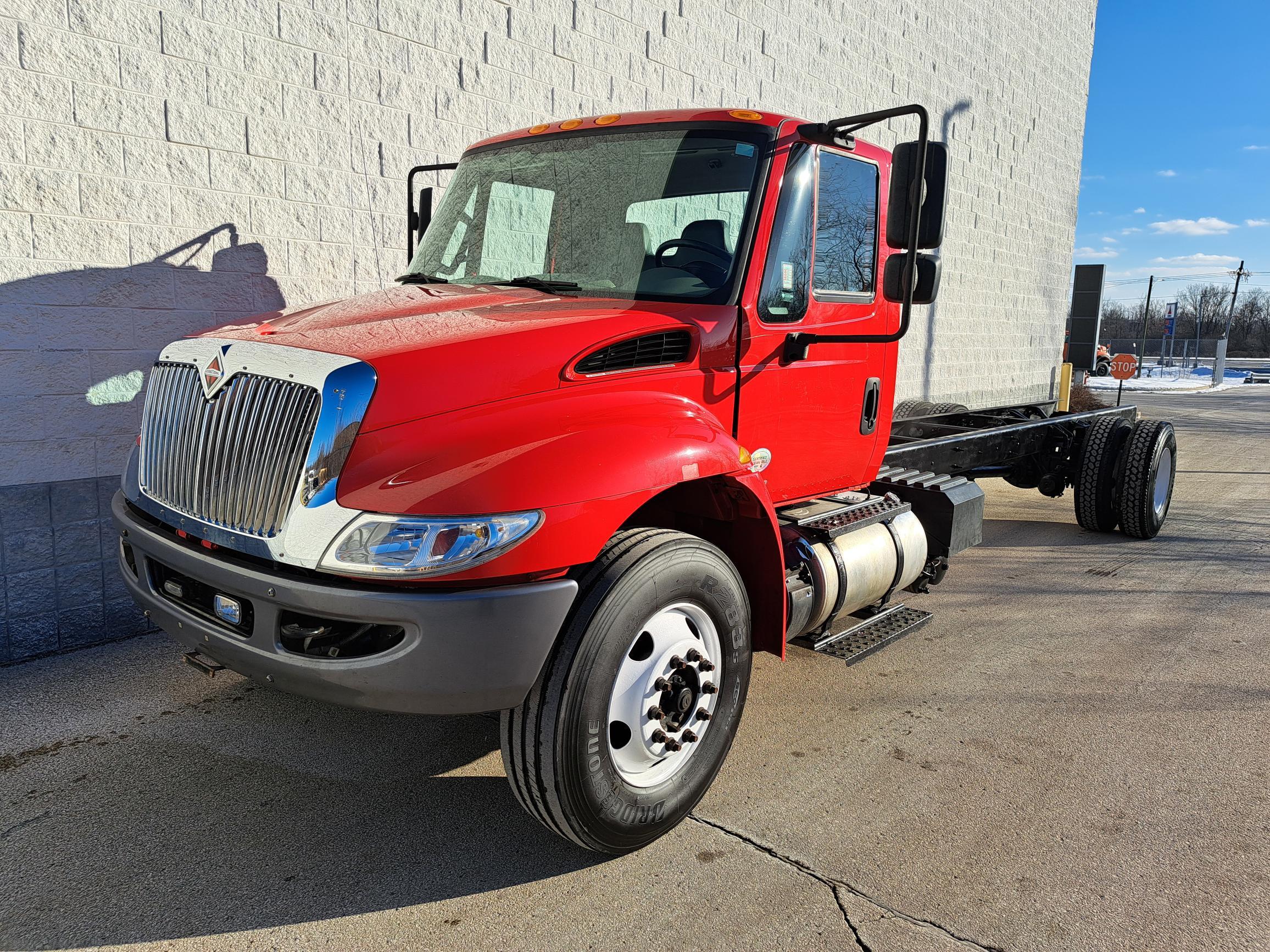 2019 International 4300 — photo 3