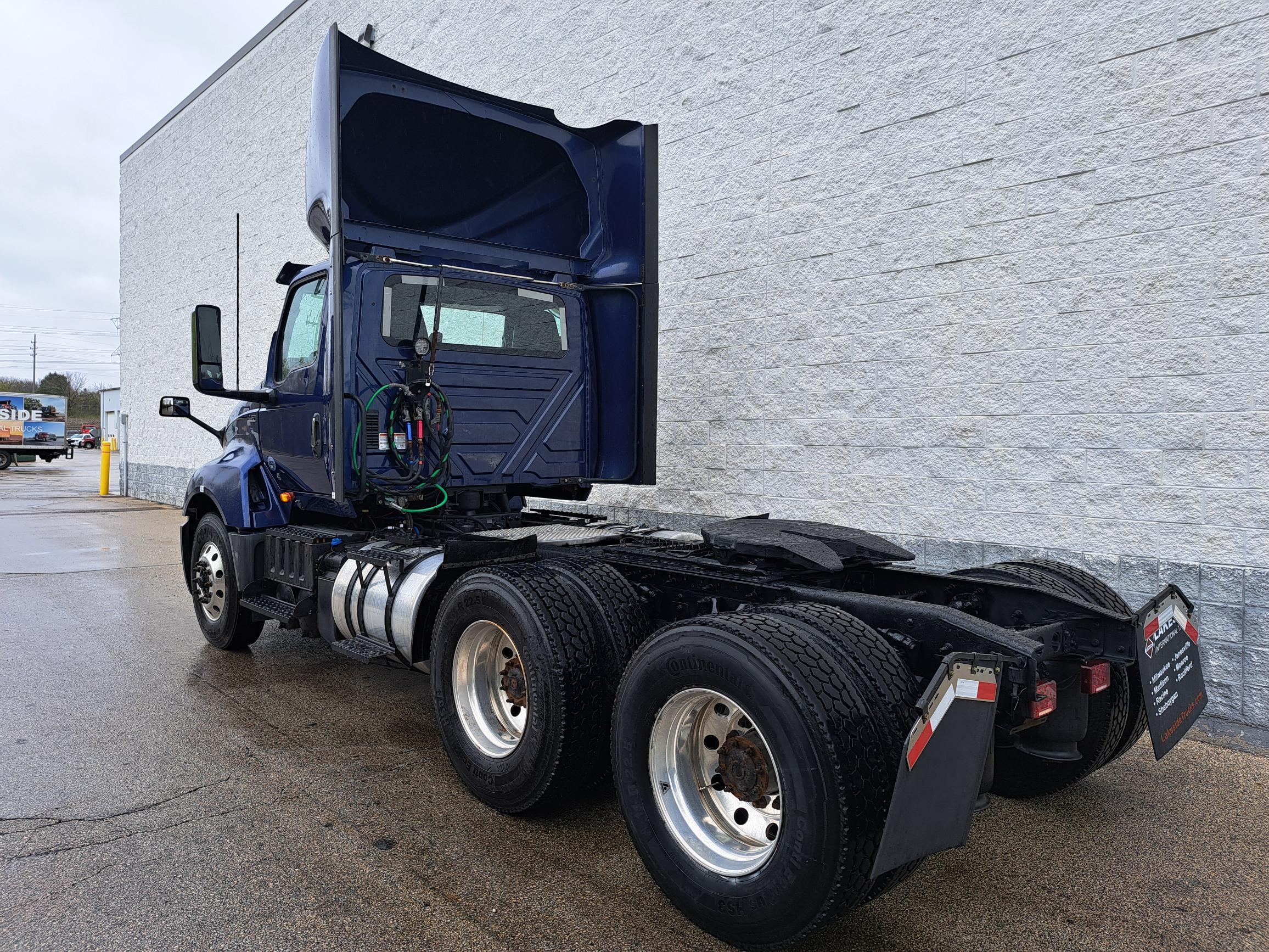 2020 International LT — photo 4