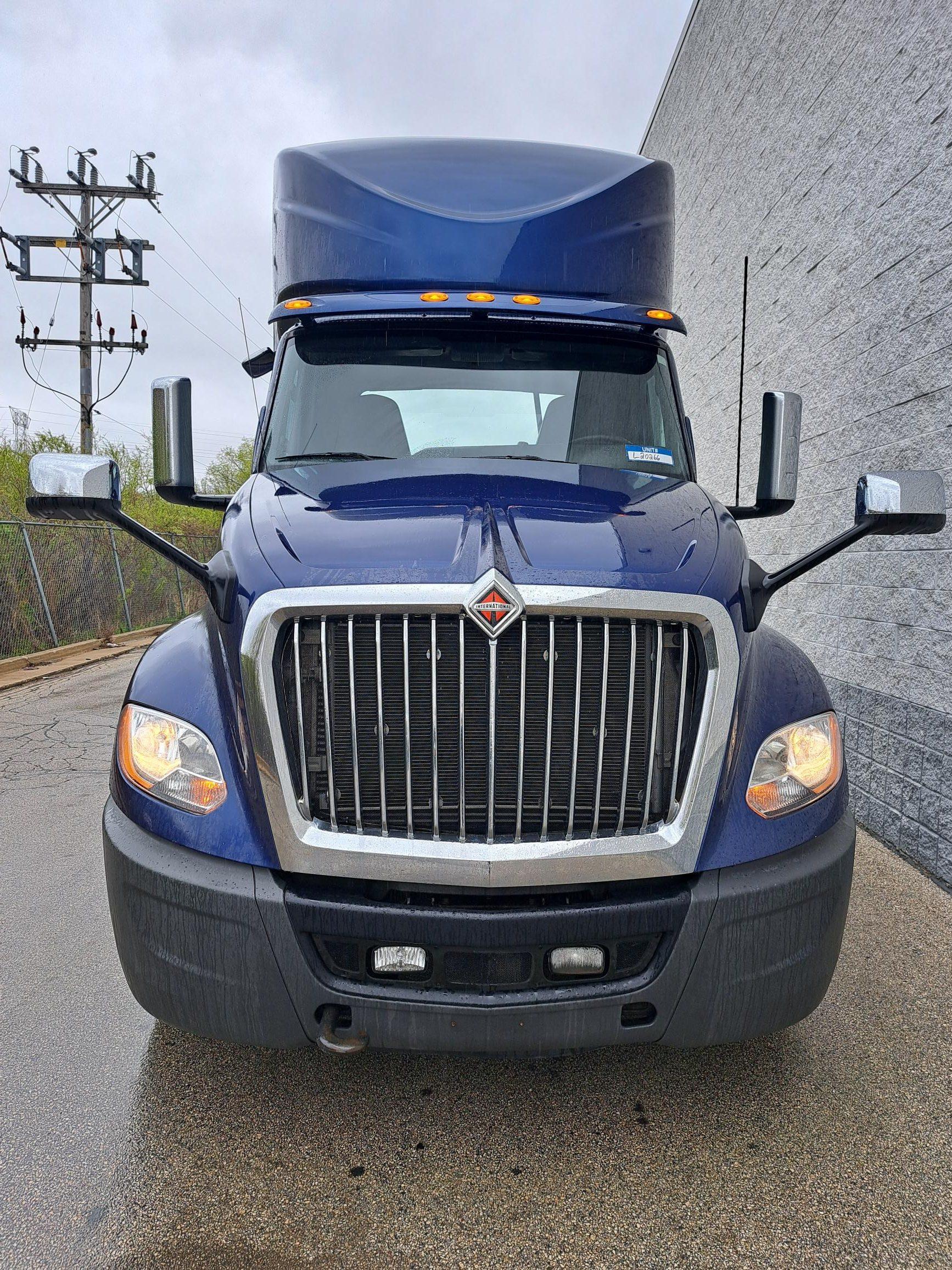 2020 International LT — photo 5