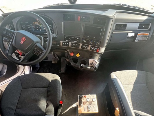 2026 Kenworth T880 in Denver, CO — photo 15