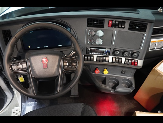 2026 Kenworth W990 in Mableton, GA — photo 2