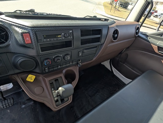 2026 Hino L6 in Chattanooga, TN — photo 3