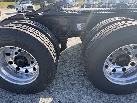 2026 Kenworth T880 in Van Buren, AR — photo 4