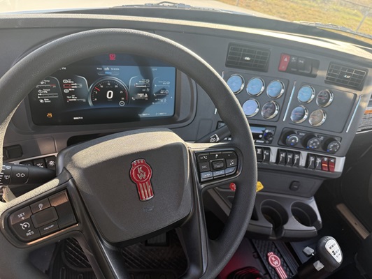 2026 Kenworth T880 in Van Buren, AR — photo 12
