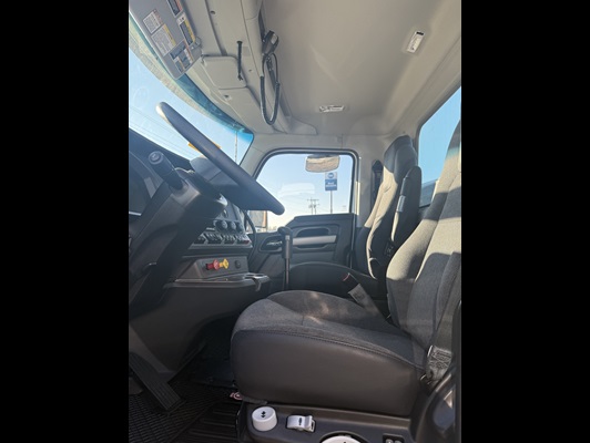 2026 Kenworth T880 in Van Buren, AR — photo 16