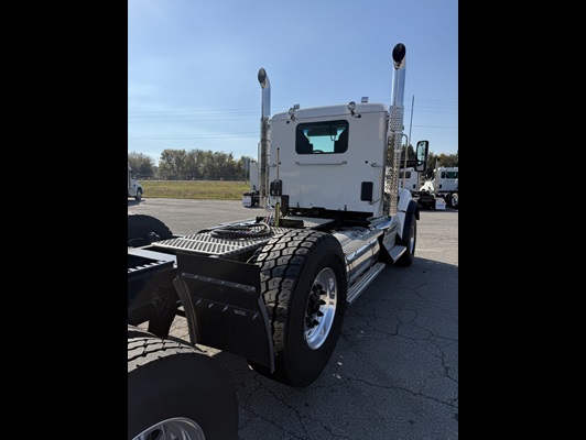 2026 Kenworth T880 in Van Buren, AR — photo 7