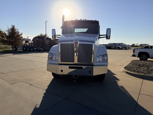 2026 Kenworth T880 in Cedar Rapids, IA — photo 7
