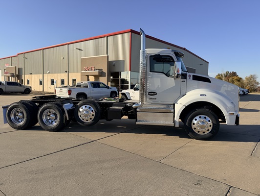 2026 Kenworth T880 in Cedar Rapids, IA — photo 8