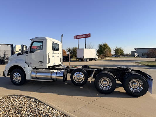 2026 Kenworth T880 in Cedar Rapids, IA — photo 11