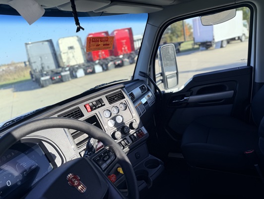 2026 Kenworth T880 in Cedar Rapids, IA — photo 14