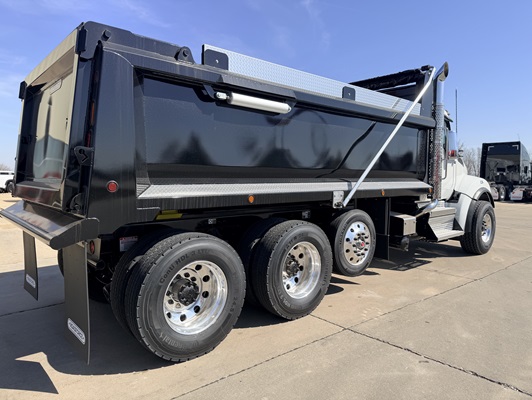 2026 Kenworth T880 in Cedar Rapids, IA — photo 9