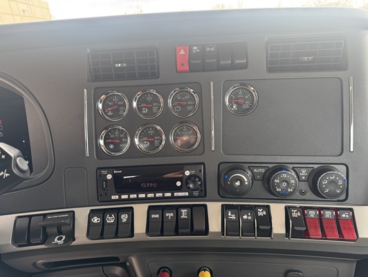 2026 Kenworth T880 in Springdale, AR — photo 15