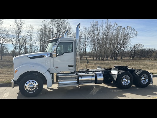 2026 Kenworth T880 in Oklahoma City, OK — photo 2