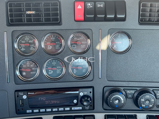 2026 Kenworth T880 in Dallas, TX — photo 15