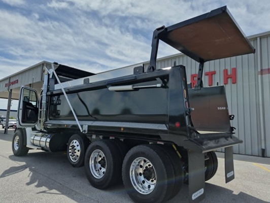 2026 Kenworth T880 in Dubuque, IA — photo 21