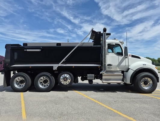 2026 Kenworth T880 in Dubuque, IA — photo 9