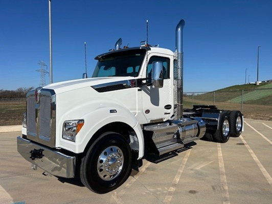 2026 Kenworth T880 in Alvarado, TX — photo 2