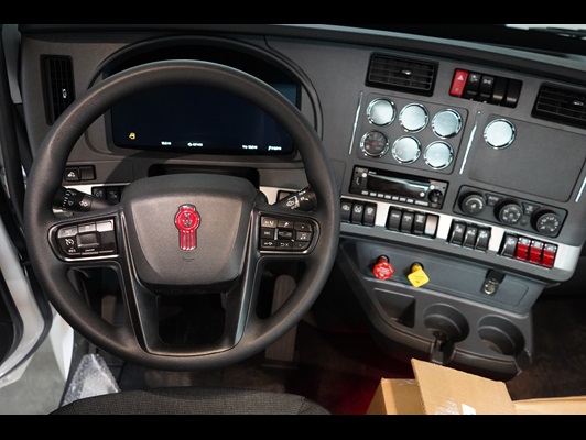 2026 Kenworth T880 in Robinson, TX — photo 2