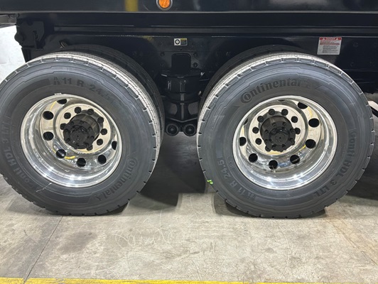 2026 Kenworth T880 in Omaha, NE — photo 3