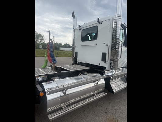 2026 Kenworth T880 in Van Buren, AR — photo 18