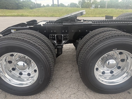 2026 Kenworth T880 in Van Buren, AR — photo 4