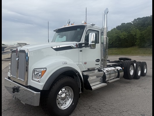 2026 Kenworth T880 in Van Buren, AR — photo 2