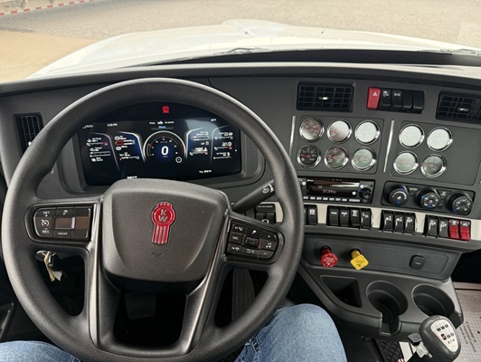 2026 Kenworth T880 in Van Buren, AR — photo 10