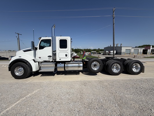 2026 Kenworth T880 in Tulsa, OK — photo 9