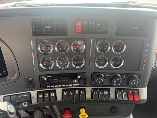 2026 Kenworth T880 in Springdale, AR — photo 17