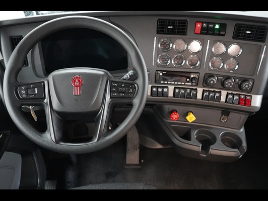 2027 Kenworth T880 in Fort Worth, TX — photo 2