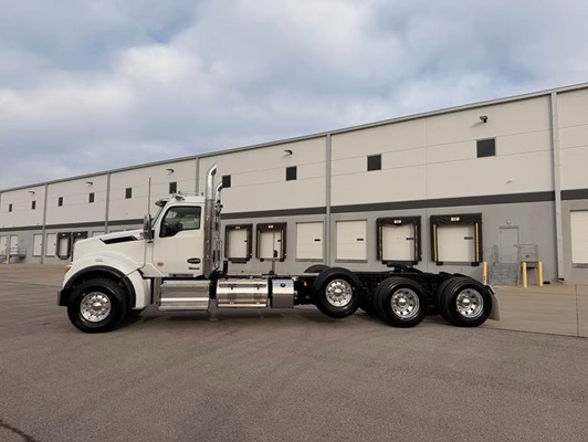 2027 Kenworth T880 in Dallas, TX — photo 4