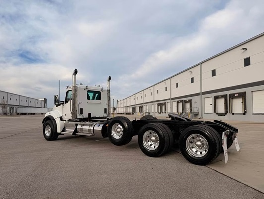 2027 Kenworth T880 in Dallas, TX — photo 5