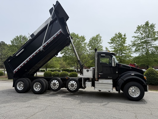 2021 Kenworth T880 in Raleigh, NC — photo 3