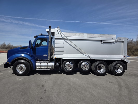 2018 Kenworth T880 in Kansas City, MO — photo 2
