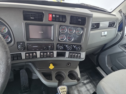 2018 Kenworth T880 in Kansas City, MO — photo 6