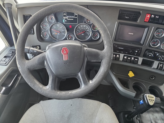 2018 Kenworth T880 in Kansas City, MO — photo 7